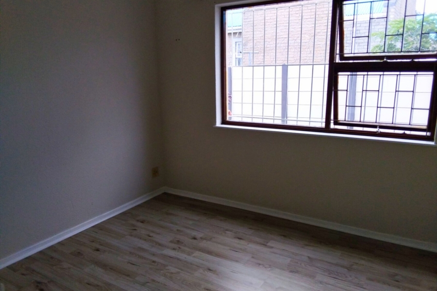 To Let 3 Bedroom Property for Rent in Somerset Park Western Cape